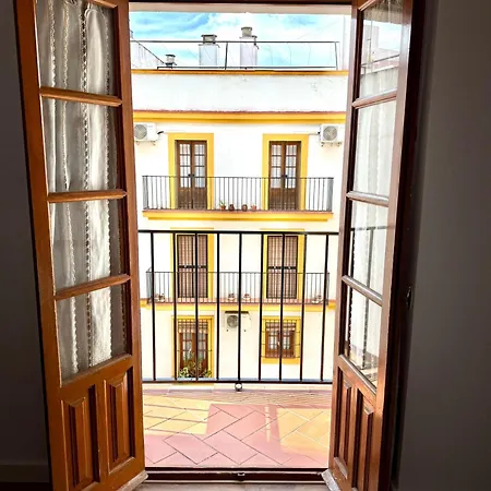 Centro Historico A Pie, Parking Gratis Seville